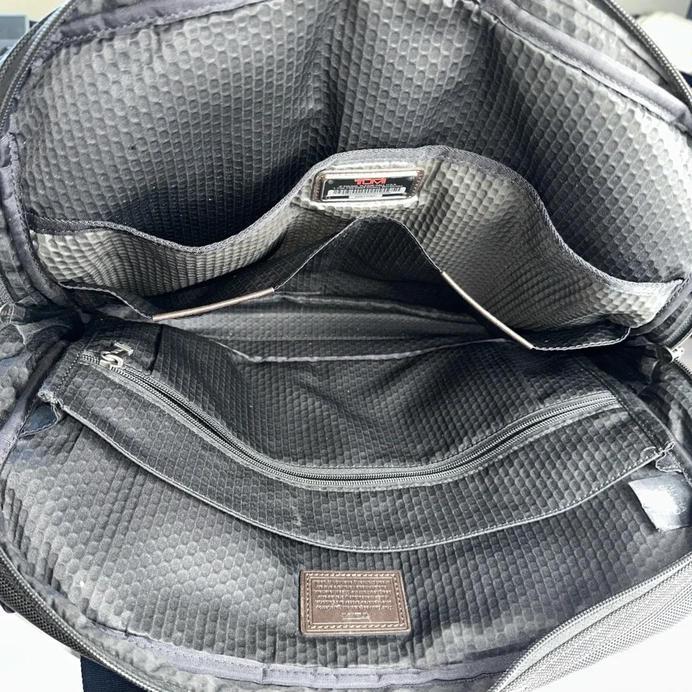 Tumi this bag